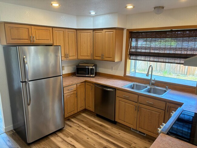Building Photo - Beautiful 3 Bedroom Lacey House for Rent!