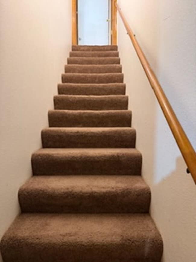 Building Photo - Beautiful country setting