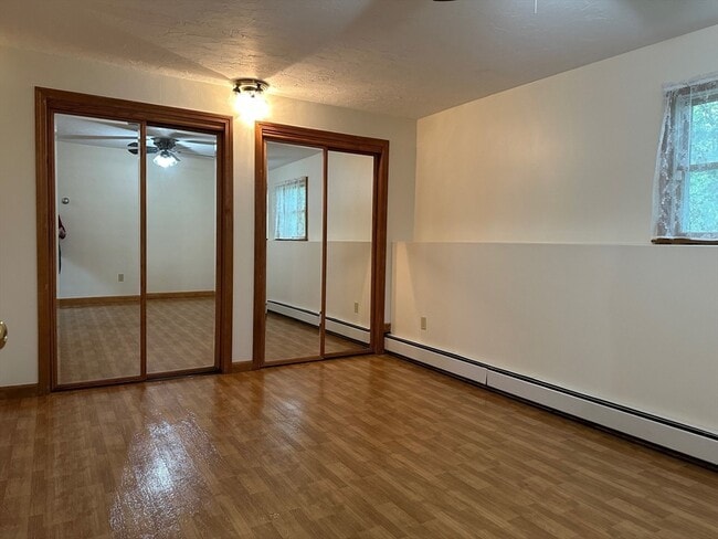 Building Photo - 15 Curlew St