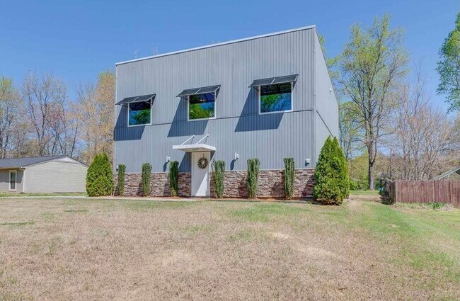 Building Photo - 30 Oak Glen Dr