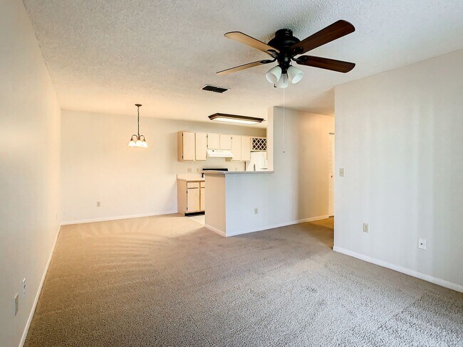Building Photo - Beautiful 1 Bed/ 1 Bath Condo For Rent at ...