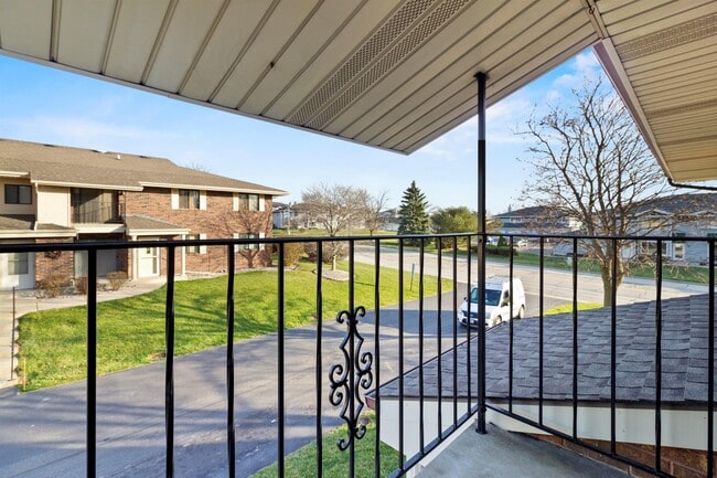Building Photo - 6720 Mariner Dr