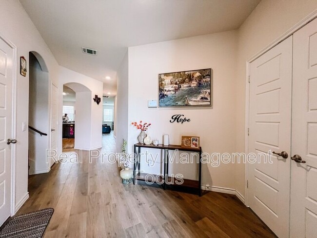 Building Photo - 7321 Bledington Ln