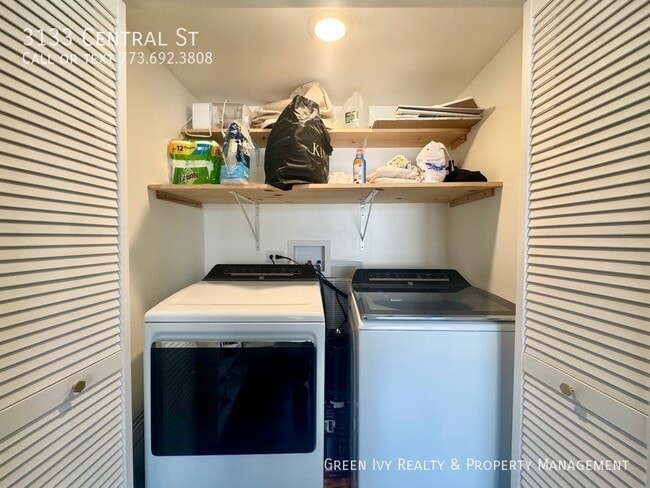 Building Photo - 3133 Central St