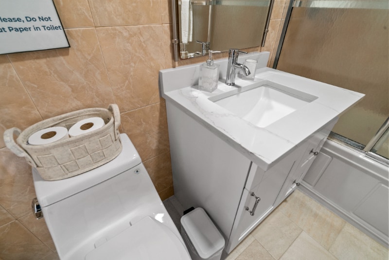 Building Photo - 1622 Union Turnpike