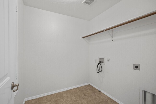 Building Photo - Beautiful Home In Aubrey ISD
