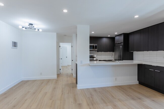 Building Photo - 20930 Parthenia St