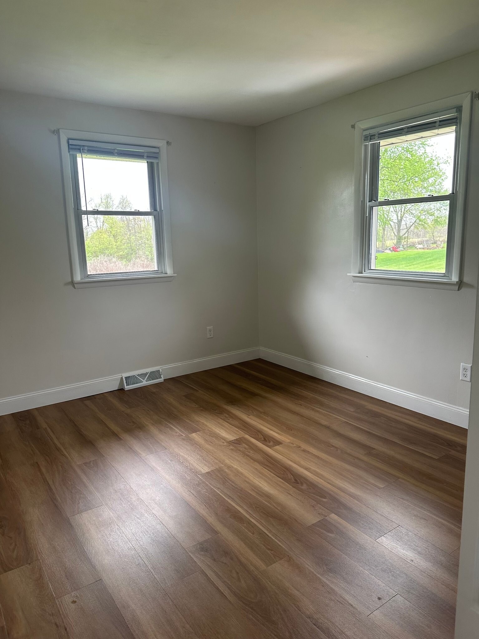 Building Photo - 1211 Walcrest Dr