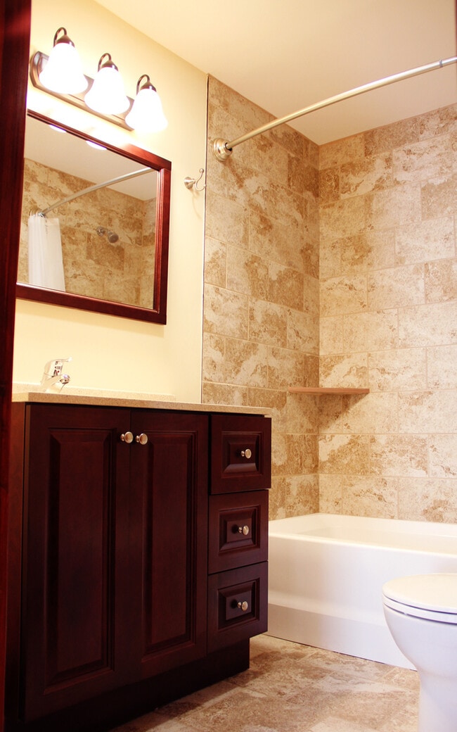 Building Photo - 20 Peru St