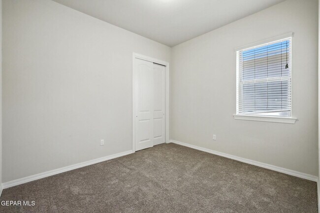 Building Photo - 14937 Tierra Mirage Ave