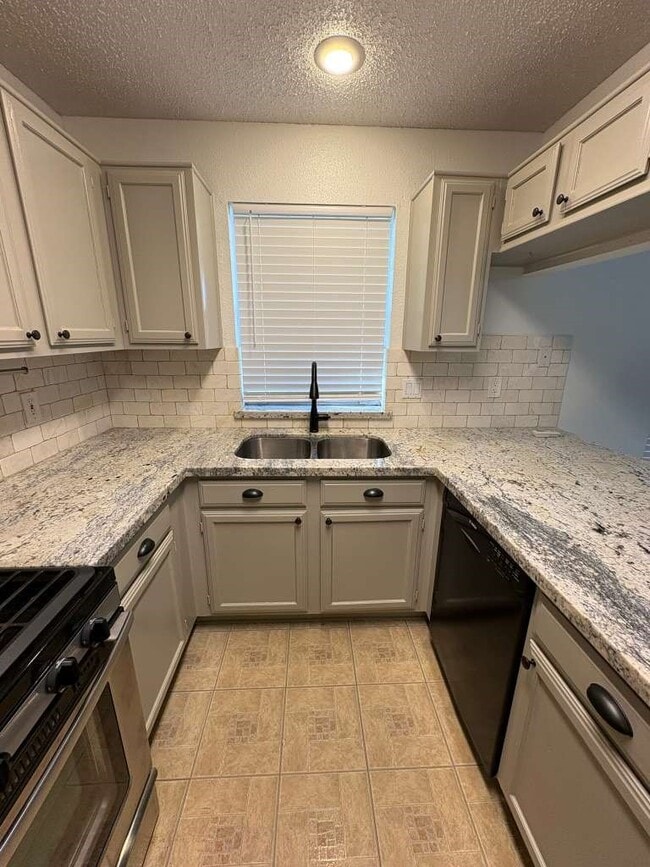 Building Photo - 4007 Issacks Way