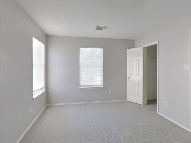 Building Photo - 2642 Skyview Shadows Ct