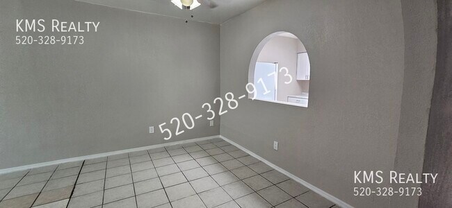 Building Photo - 1577 W Aztec Ct