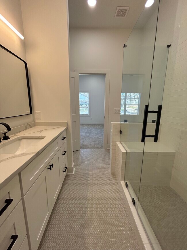 Building Photo - 73 Whitefoord Ave SE