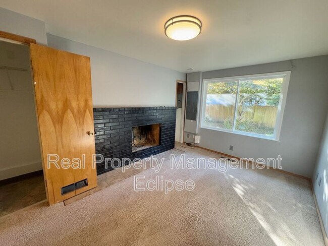Building Photo - 14722 84th Ave NE