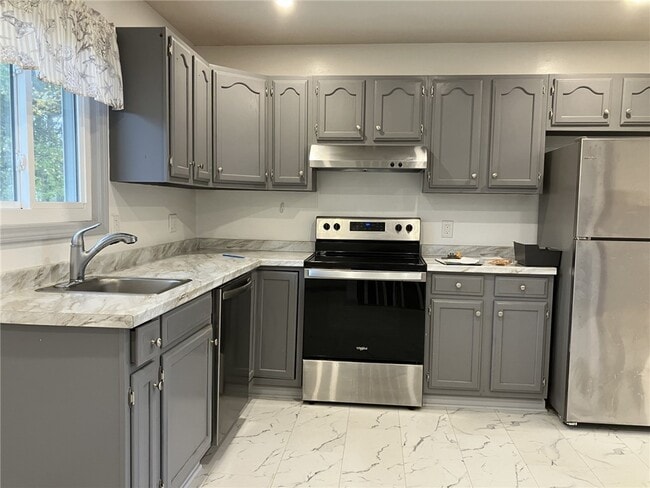 Building Photo - 46 Sienna Dr