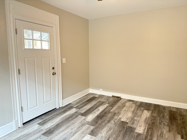 Building Photo - 200 Nassau Pl