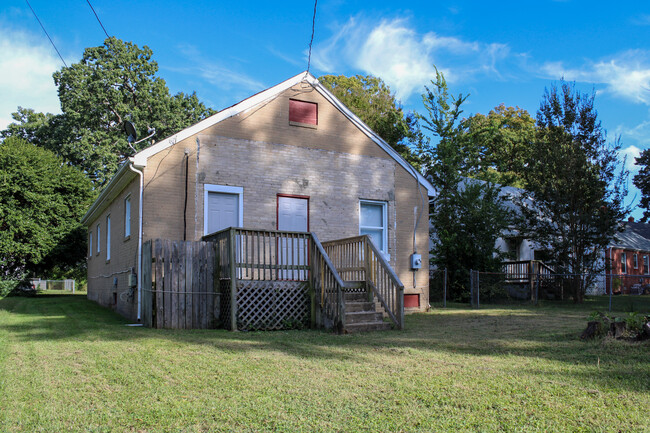 Building Photo - 1407 Chambers St