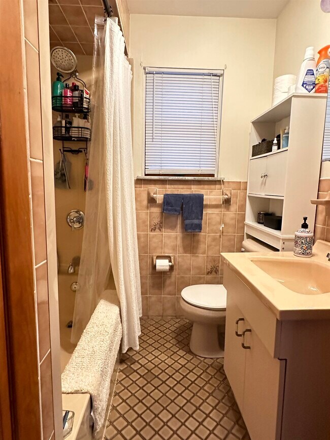 Building Photo - 345 Danforth Ave