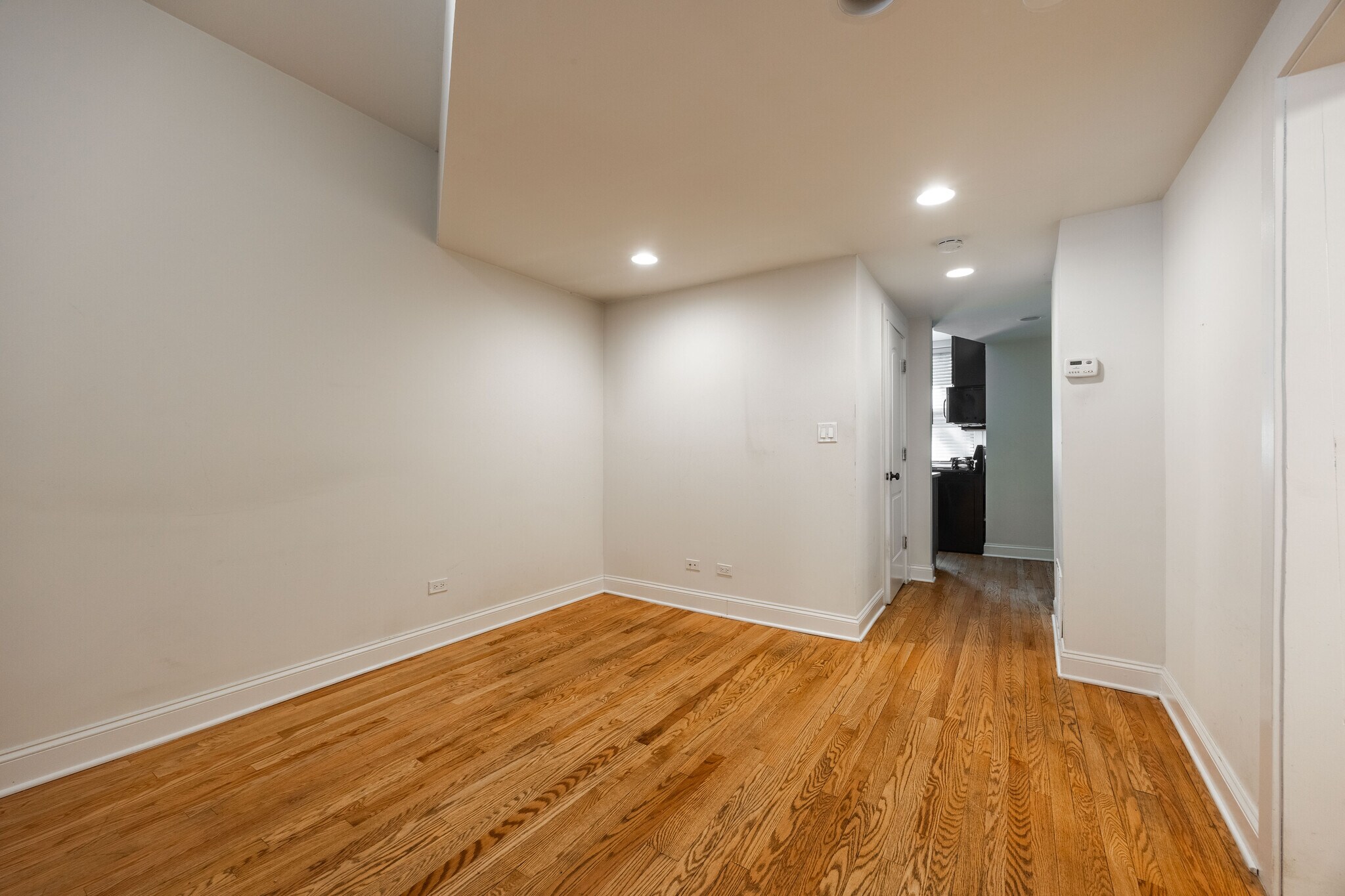Building Photo - 4036 N Ashland Ave