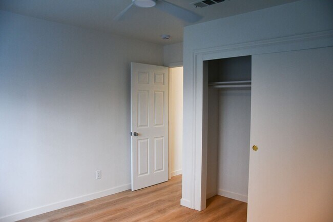 Building Photo - Parker (388) North