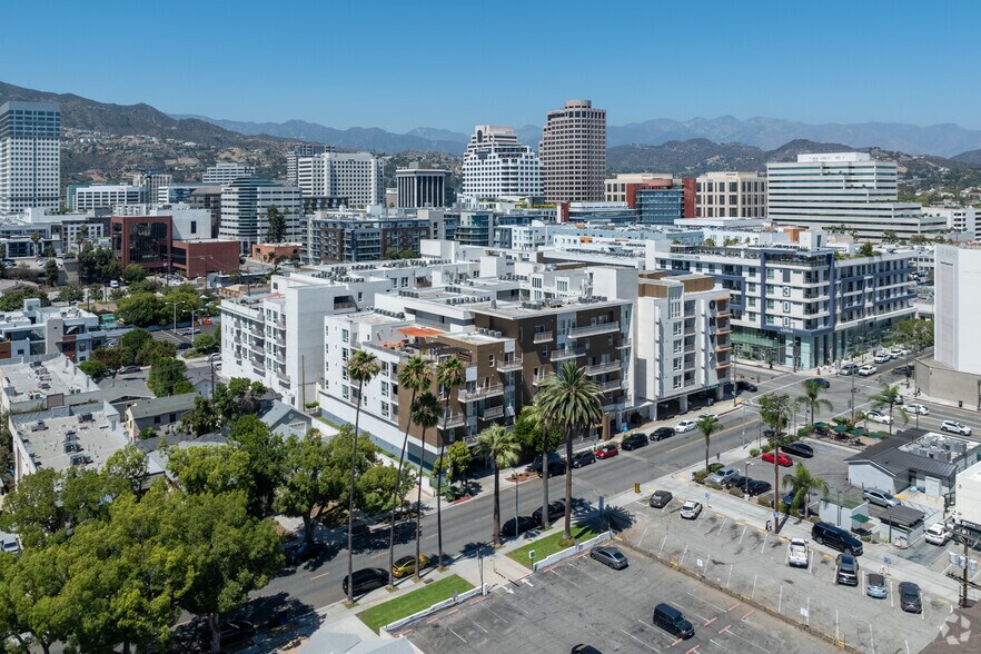 Aerial Context - Onyx Glendale