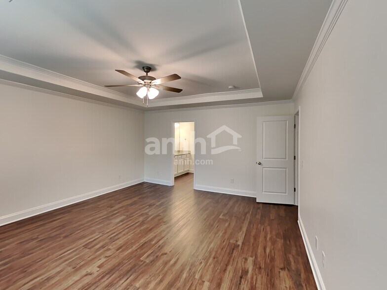 Building Photo - 5952 Hagar Vly Dr