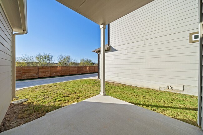 Building Photo - 217 Pinnacle Ln