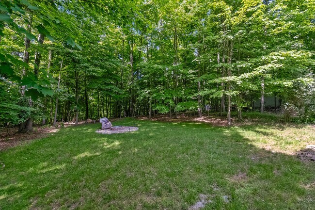 Building Photo - 444 Grand Ridge Dr