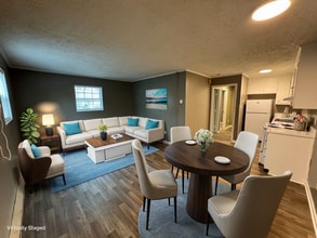 Building Photo - Oakwood