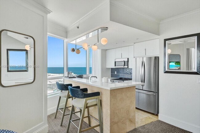 Building Photo - 4401 Collins Ave