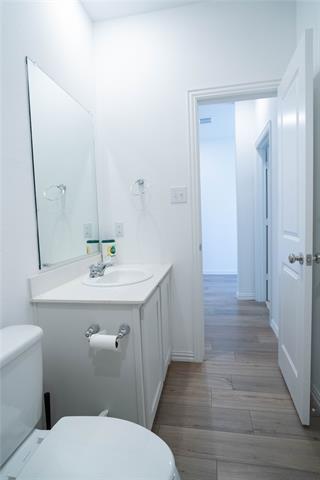 Building Photo - 520 Truman St