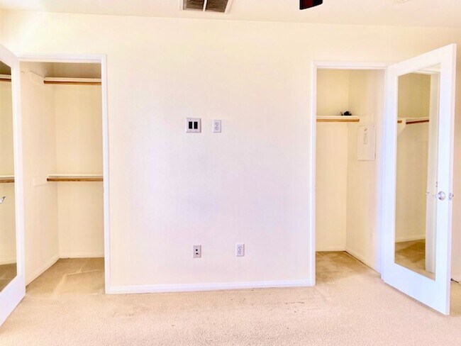 Building Photo - 3 Bedroom Townhome in Serene Santee