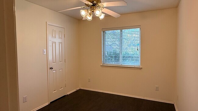 Building Photo - 13111 Leader Trail