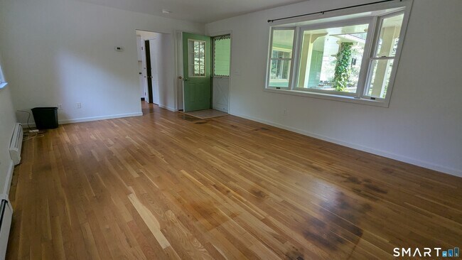 Building Photo - 117 N Taylor Ave