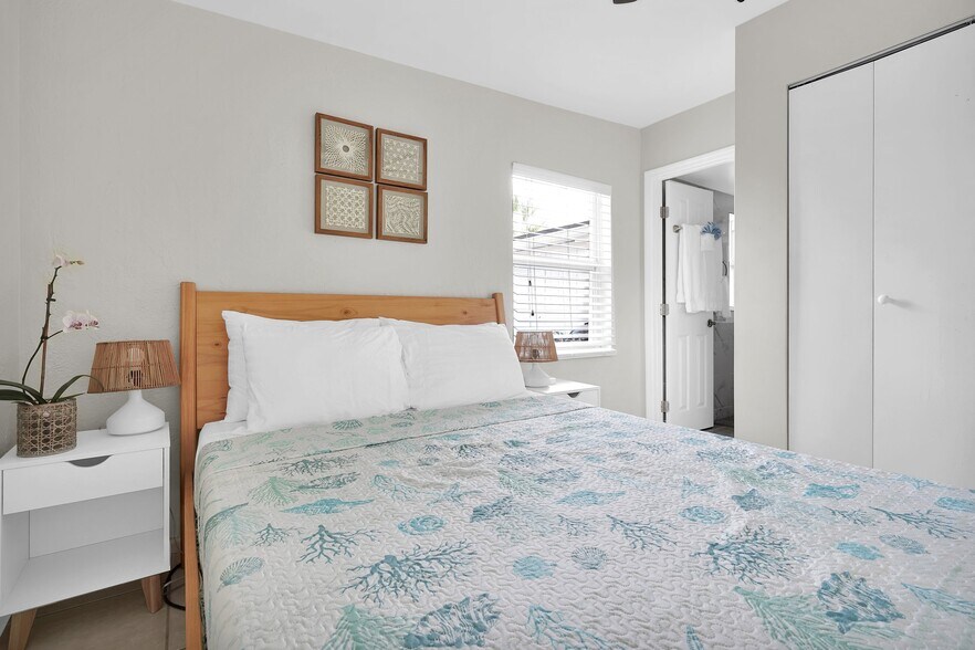 Building Photo - 826 5th Ave N