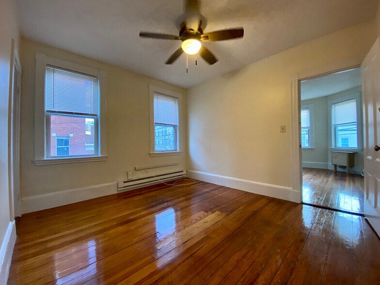 Building Photo - 257 Beacon St