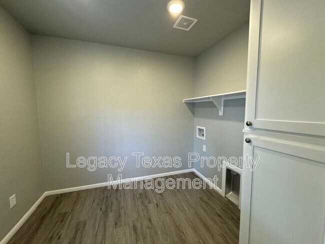 Building Photo - 112 W Wilson St