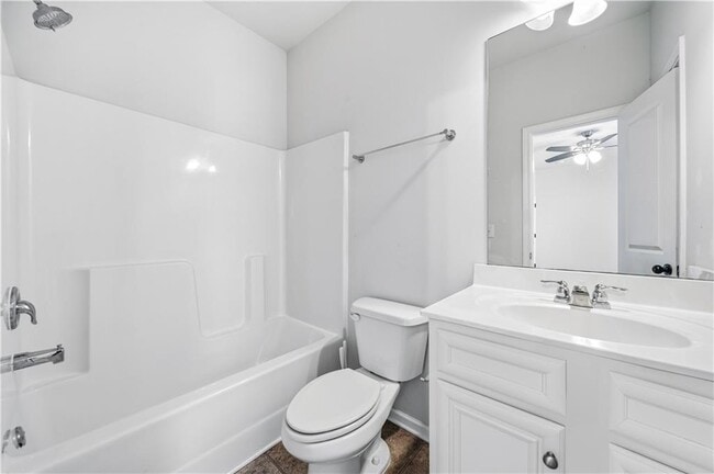 Building Photo - 425 Lance View Ln