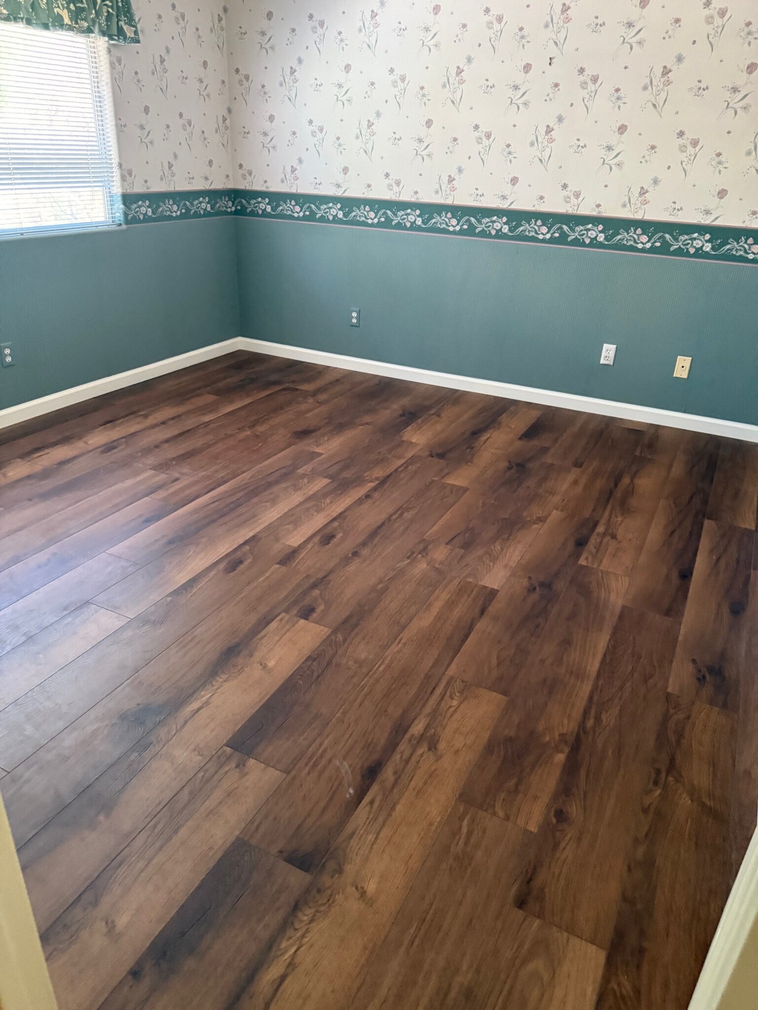 Building Photo - 9066 N Red Lion Dr
