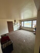 Building Photo - 6336 W Euclid Ave