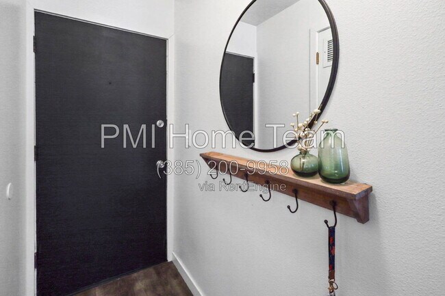 Building Photo - 5630 Meadow Ln