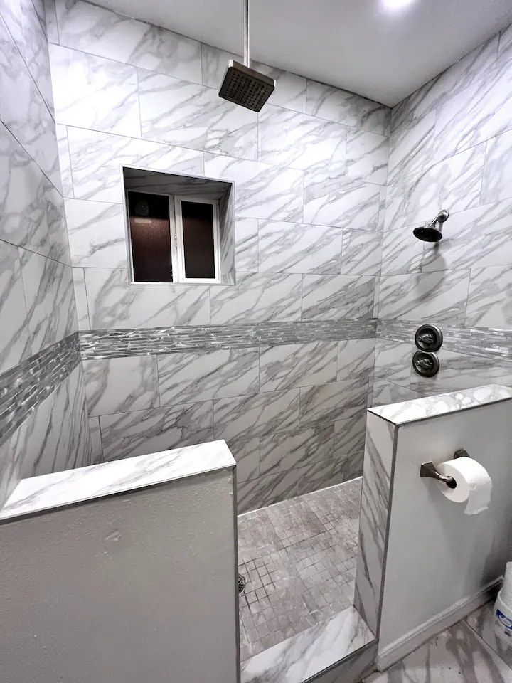 Building Photo - 3025 E Missouri Ave