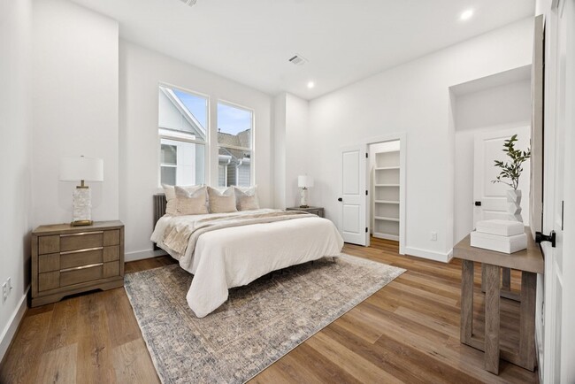 Building Photo - 2125 Hoskins Dr