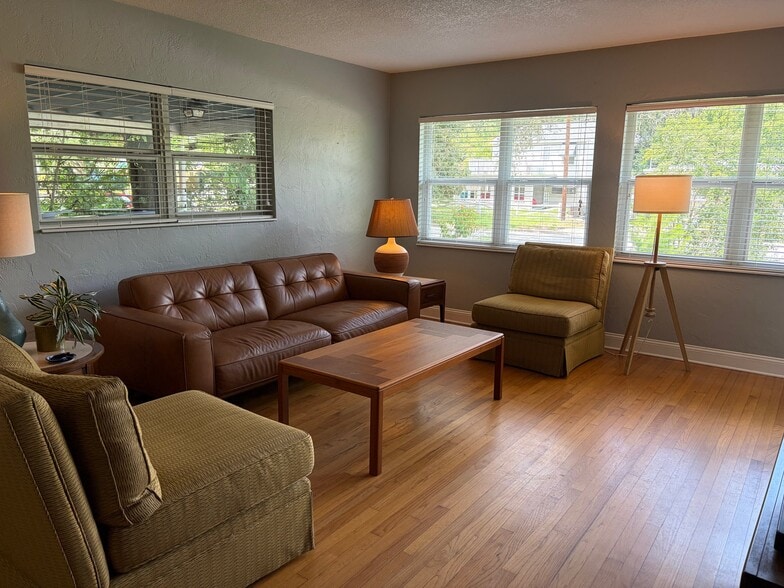 Building Photo - 1510 Lawsona Ct