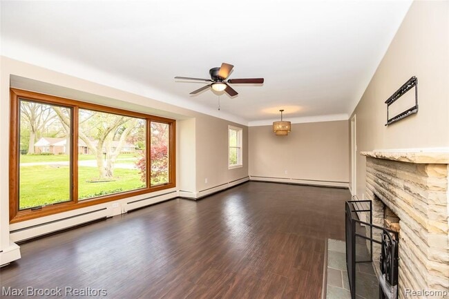 Building Photo - 16239 Madoline St