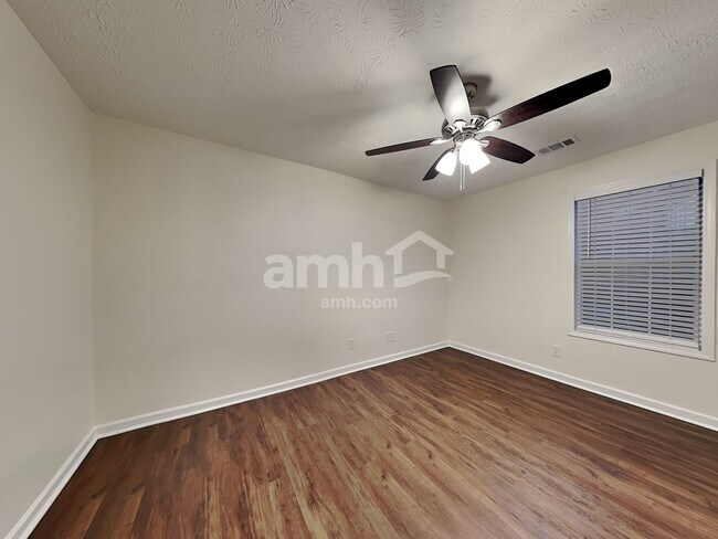 Building Photo - 3471 Erin Glen NW