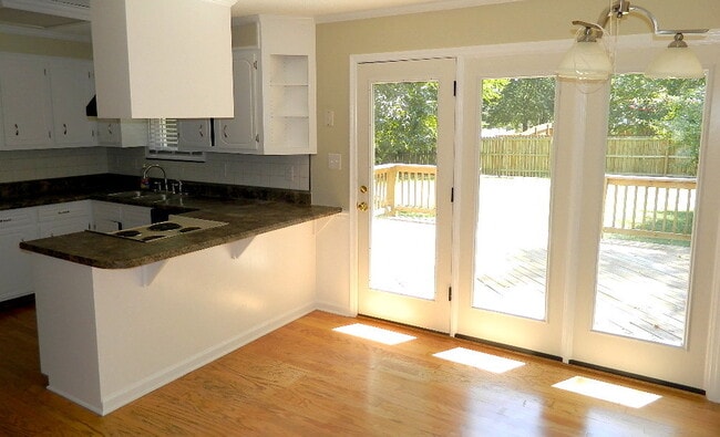 Building Photo - 3950 Braddock St