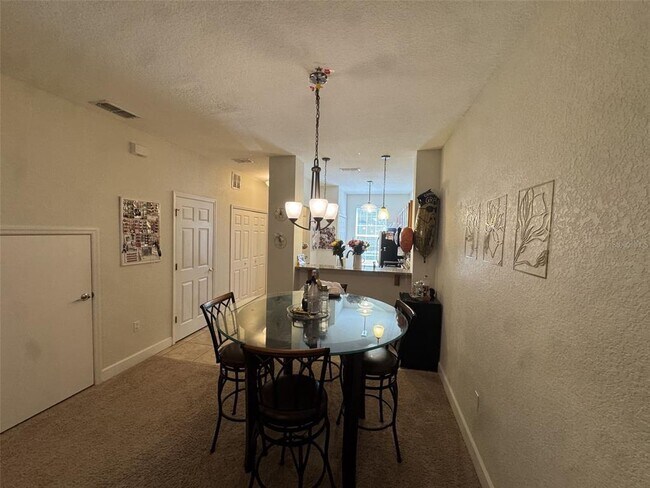 Building Photo - 2508 SW 35th Pl