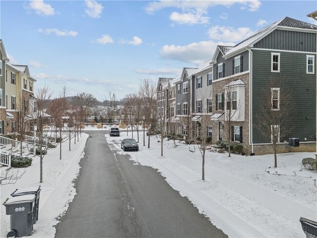 Building Photo - 2008 Hemlock Ln